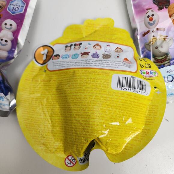 Disney Mixed Lot of Blind Bags Frozen Figural Bag Clips x2 & Tsum Tsum Brand NEW - Picture 2 of 3